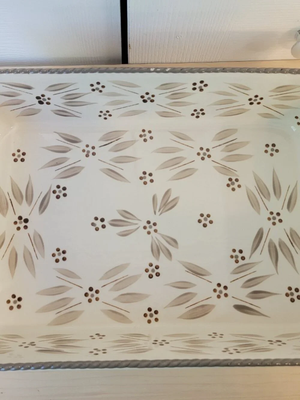 TEMP-TATIONS Old World Taupe 13x9